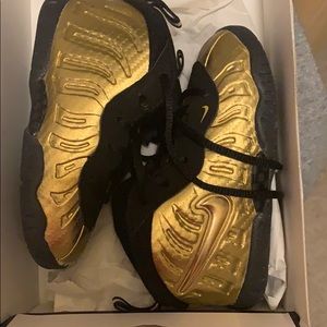 I am selling toddler Nike Foamposites